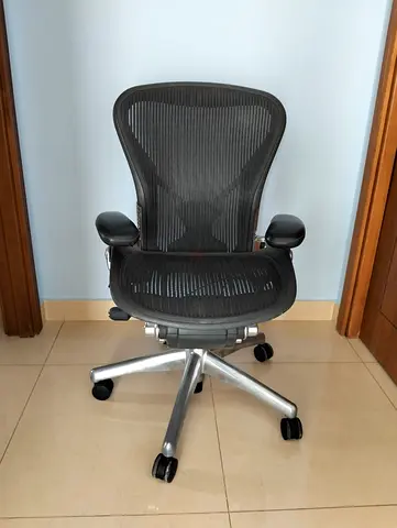 Herman Miller Aeron size c fully loaded
