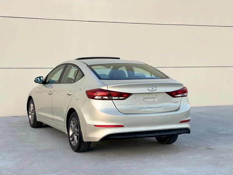 Hyundai Elantra 201763150945402371114
