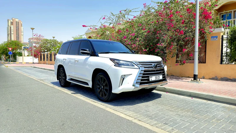 Lexus LX 570 V8 GCC full history in excellent condition63156992296195112