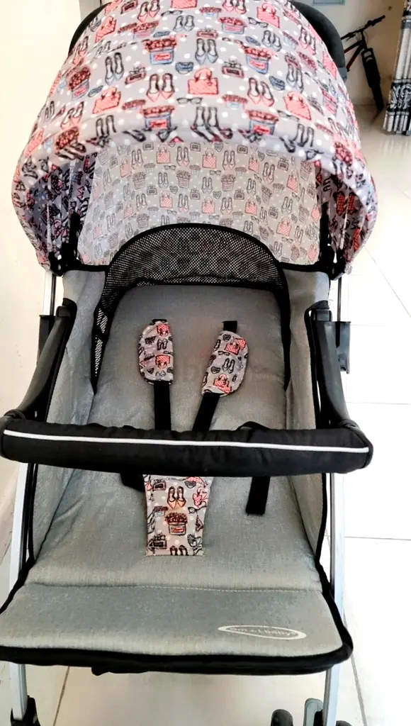 Stylish and Comfortable Stroller for Your Baby!