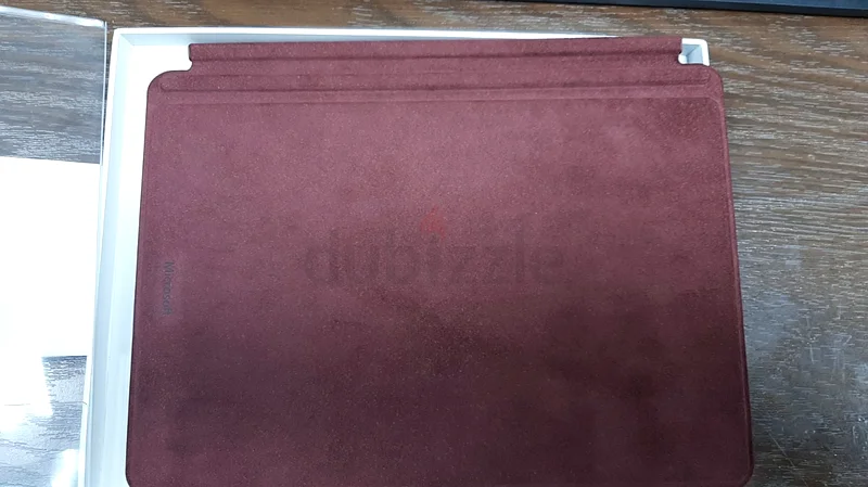 غطاء لوحة مفاتيح مايكروسوفت سيرفيس جو سيجناتشر (كسي-00052)، لون بورغوندي62933693501955111