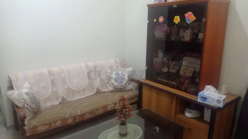 ستوديو كبير مؤثث بالكامل (يعادل غرفة نوم واحدة مع صالة) قرب محطة الحافلات/المترو في بر دبي بعقد سنوي64057140093826113