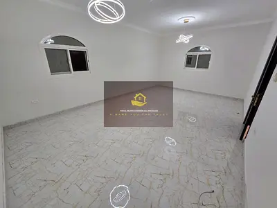 3-bedroom Apartment With Hall, Private Entrance, Shaded Parking, And Private Yard Prime Location