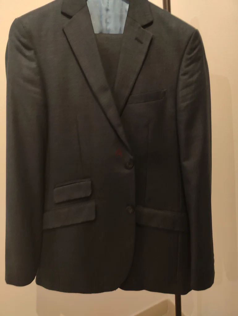 Mens fitted formal suits 39 (Medium) size for sale62935675384707111