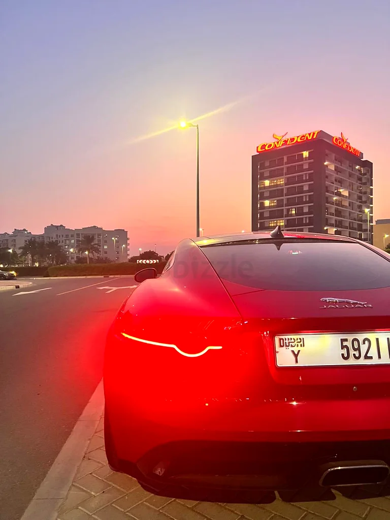 جيب جاجوار F-Type للبيع في دبي | قطع قليلة | مواصفات مجلس التعاون الخليجي | 2.0 توربو62934683694467111