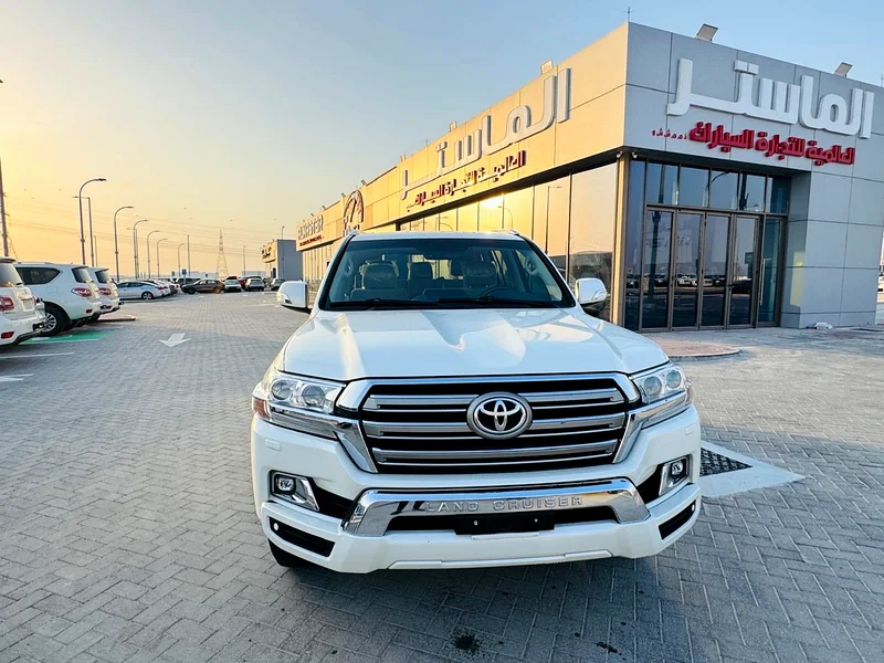 تويوتا لاندكروزر VXR  خليجي الفطيم موديل 202163140190865538112