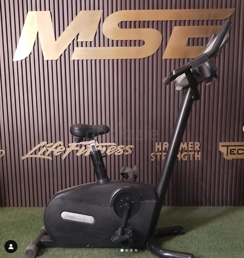 Precor Upright Bike Fitness Machine63243194121218113