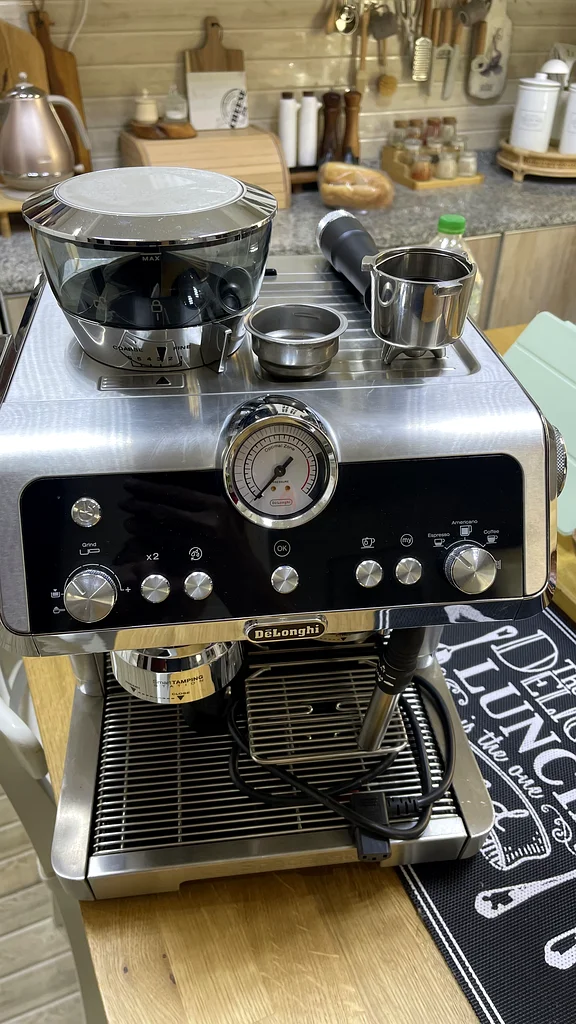 Coffe machine..Delonghi63168051953026111
