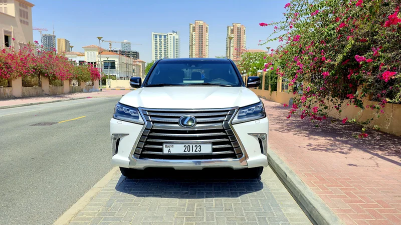 Lexus LX 570 V8 GCC full history in excellent condition63156992296195114