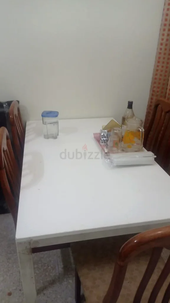 ستوديو كبير مؤثث بالكامل (يعادل غرفة نوم واحدة مع صالة) قرب محطة الحافلات/المترو في بر دبي بعقد سنوي64057140093826111