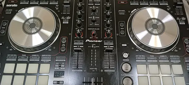 Pioneer DJ  DDJ SR For Sale