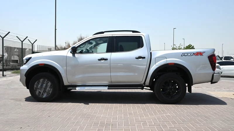 NISSAN NAVARA 2.5 DIESEL 2.5 PRO- 4X 4X4 AT DOUBLE CABIN (2025-MODEL)62931644323970112