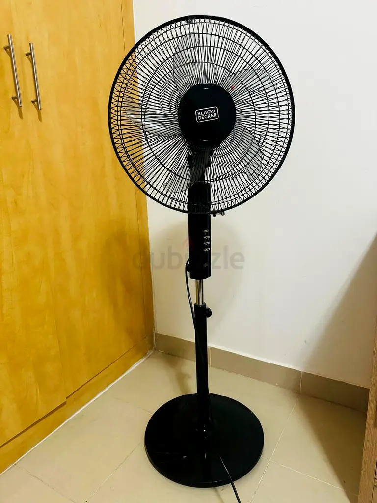 Pedestal Fan for sale (Black  Deckor)