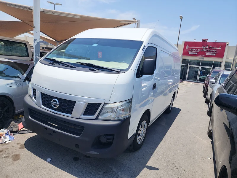 NISSAN URVAN HAIROOF VAN 2014 GCC VERY CLEAN IN SIDE AND OUT SIDE 100%63166628653826111
