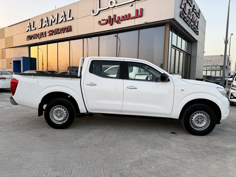 NISSAN NAVARA SE AUTOMATIC TRANSMISSION ((4X2 // 2020)) GCC..,63167559363715113