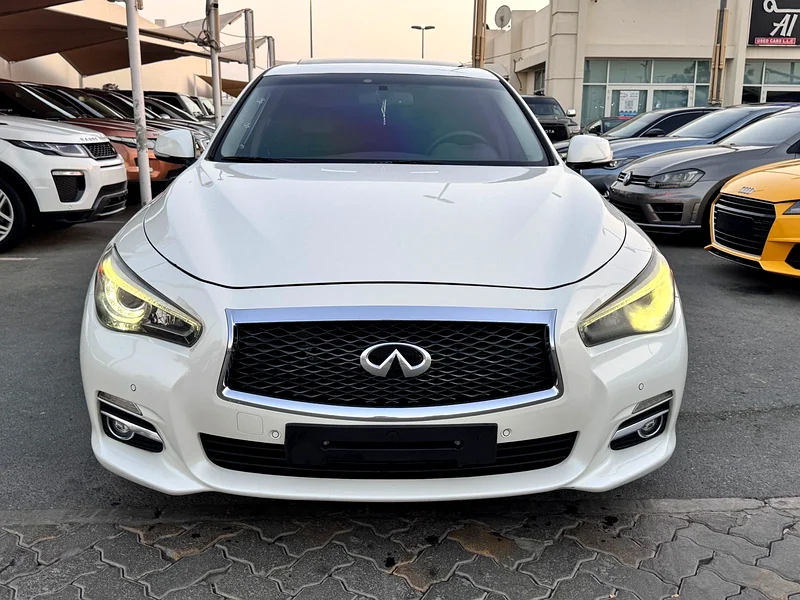 للبيع إنفينيتي Q50 موديل 2017 خليجى صبغ وكالة مالك اول من الوكالة نظيفة جدا لا تحتاج اى مصاريف63177574307714113