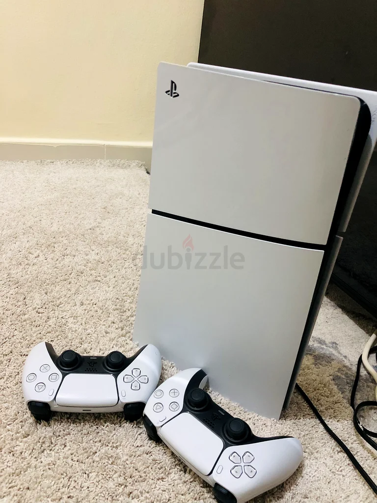 وحدة تحكم PlayStation 5 مع وحدتي تحكم DualSense - حلم كل لاعب!63174326279810111