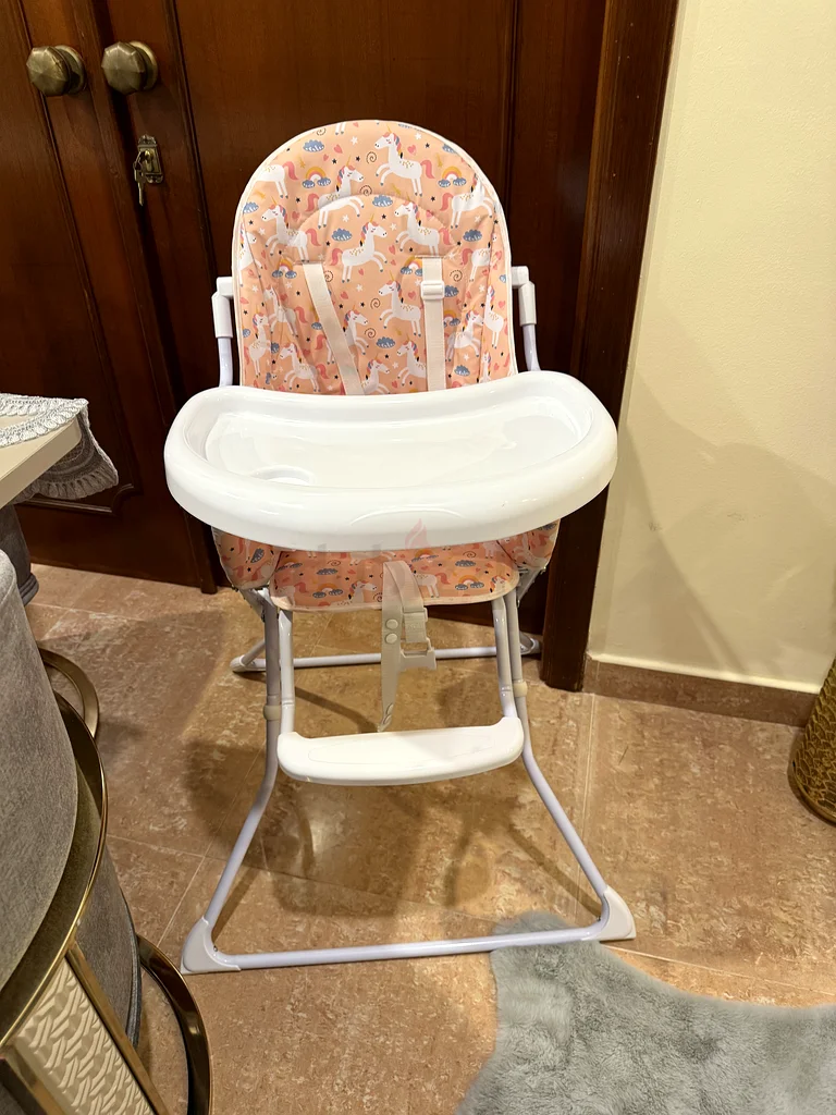 أطعم طفلك بأسلوب أنيق مع هذا الكرسي المرتفع!63204278647042111
