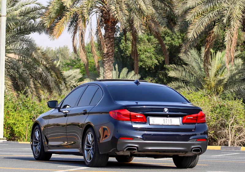 BMW 520i M-KIT 2020 GCC Full service history accident-free, original paint, 1521 P.M63160159448195113