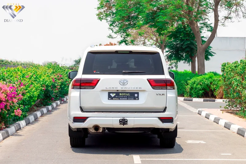 5070 P.M / 0% Down Payment Under Warranty and Free Service From Agency Toyota Land Cruiser VXR 4.0L63157882325505113
