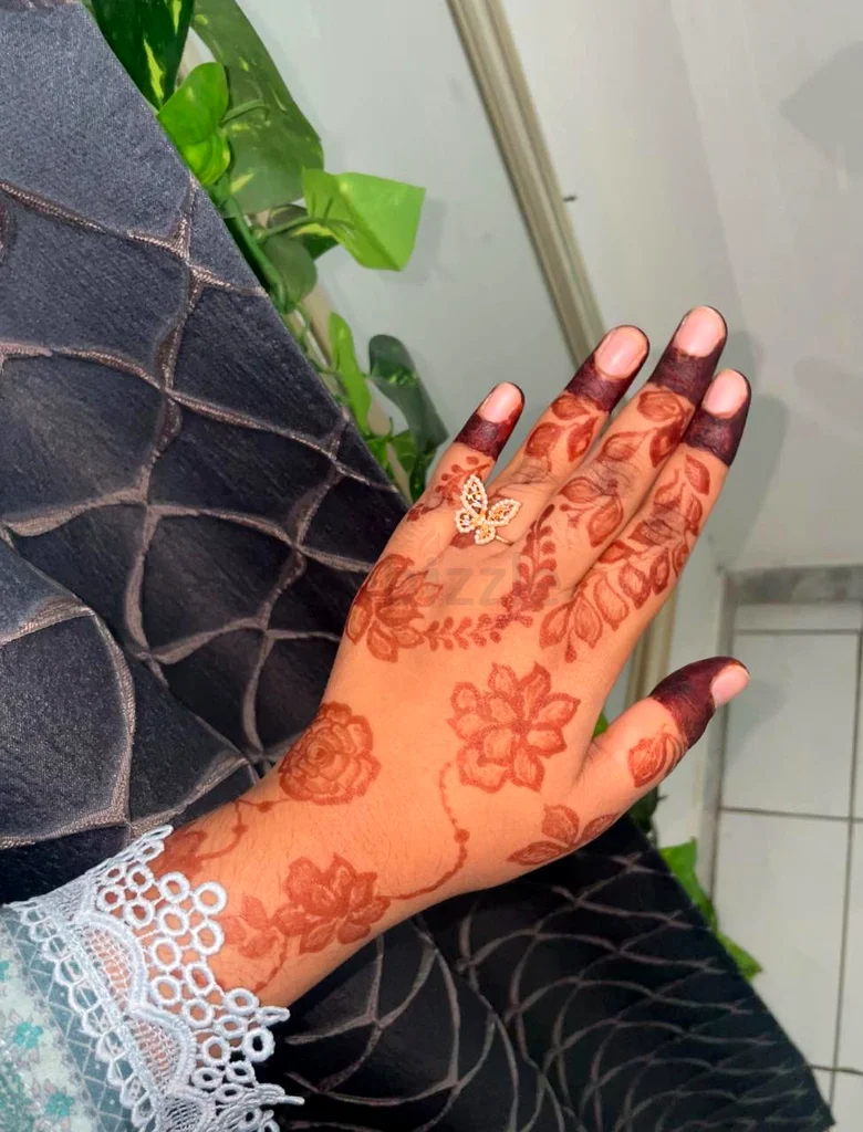 Henna artist63221863643523113