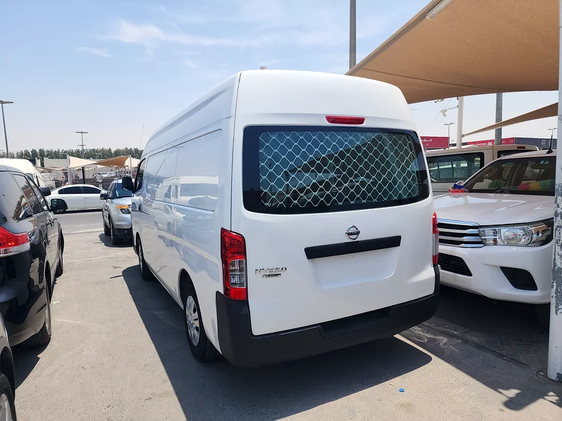 NISSAN URVAN HAIROOF VAN 2014 GCC VERY CLEAN IN SIDE AND OUT SIDE 100%63166628653826113