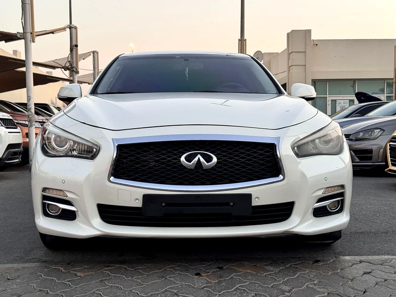 للبيع إنفينيتي Q50 موديل 2017 خليجى صبغ وكالة مالك اول من الوكالة نظيفة جدا لا تحتاج اى مصاريف631775743077141115