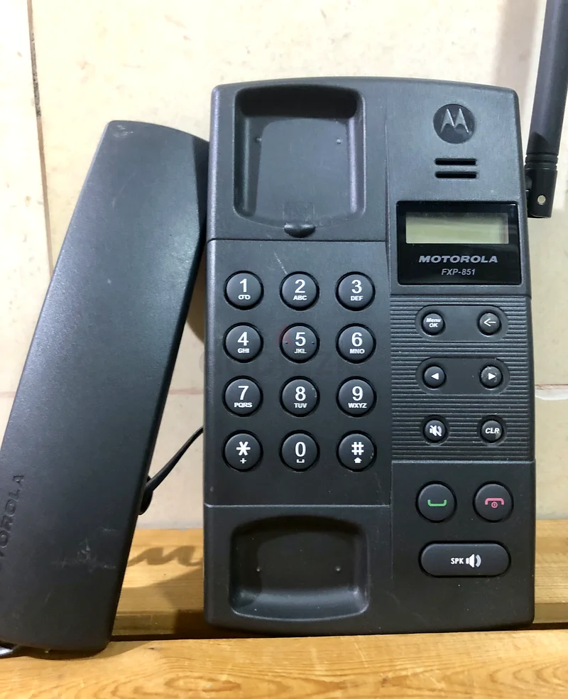 Vintage Motorola Desk Phone - Perfect for Collectors!63263522628099118
