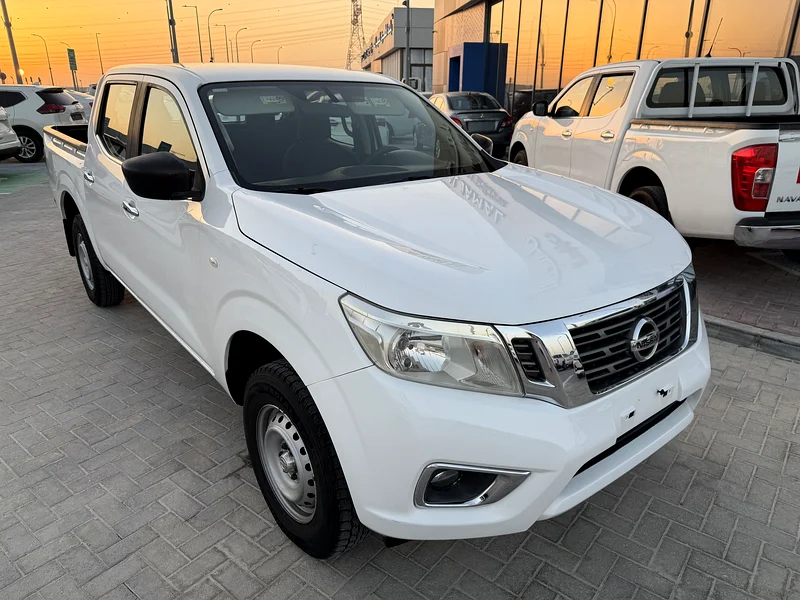 NISSAN NAVARA SE AUTOMATIC TRANSMISSION ((4X2 // 2020)) GCC..,63167559363715112