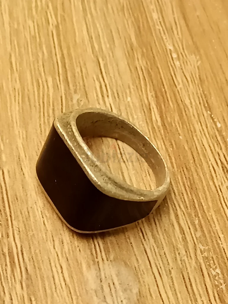 Stylish Vintage Silver Ring with Black Stone Accent63240126205827111