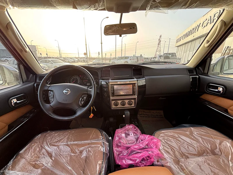 Nissan Patrol Super Safari Automatic Gulf model63139706464130114