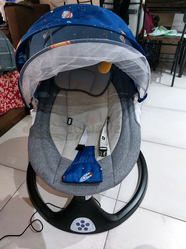 Almost New baby swing63197139861378111