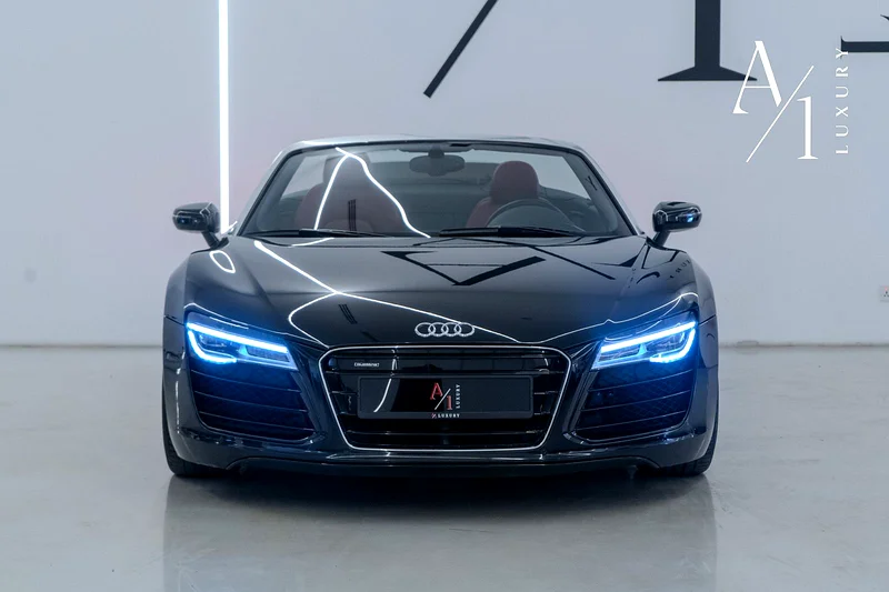 أودي R8 كواترو سبايدر V8، 2014، سجل الصيانة، كيلومترات قليلة جدًا، حزمة ألياف الكربون، دول مجلس التعاون الخليجي63225313672323111
