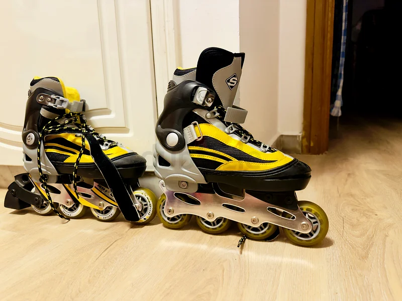 Pair of roller skates for sale632462461664031121