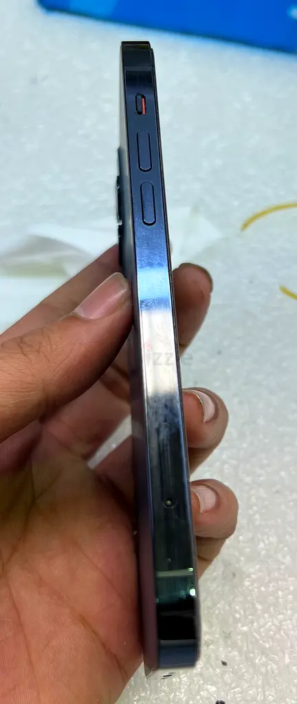iphone63213425630978112