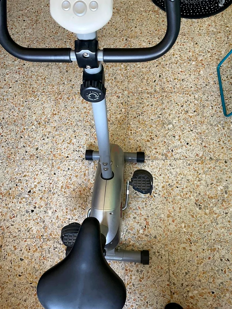 Elevate Your Workout with this Quality Fitness Elliptical Machine!63243194127491114