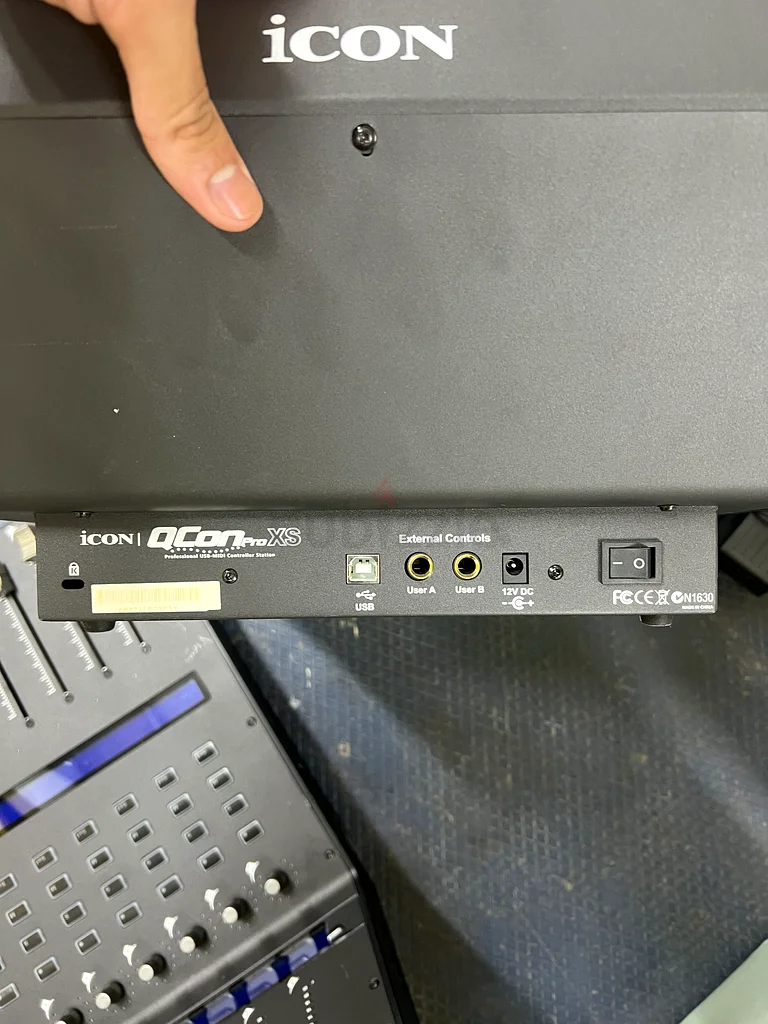QCon Pro XS Expansion unit for Qcon Pro X (Pair)63194612968835112