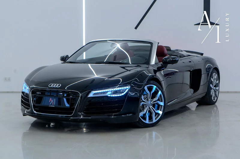 أودي R8 كواترو سبايدر V8، 2014، سجل الصيانة، كيلومترات قليلة جدًا، حزمة ألياف الكربون، دول مجلس التعاون الخليجي632253136723231123