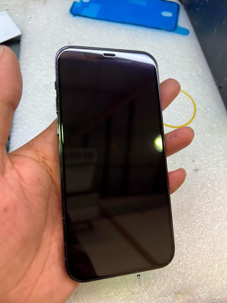 iphone63213425630978113