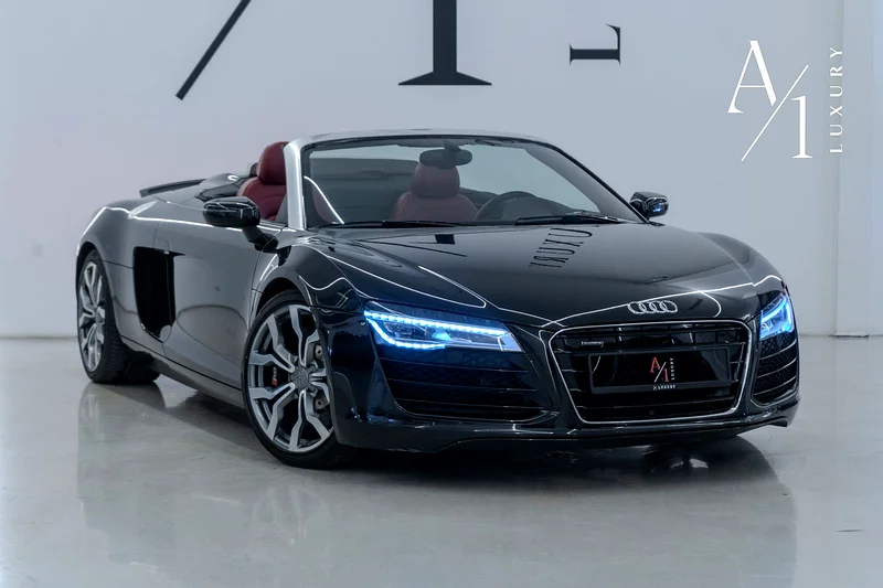 أودي R8 كواترو سبايدر V8، 2014، سجل الصيانة، كيلومترات قليلة جدًا، حزمة ألياف الكربون، دول مجلس التعاون الخليجي63225313672323112
