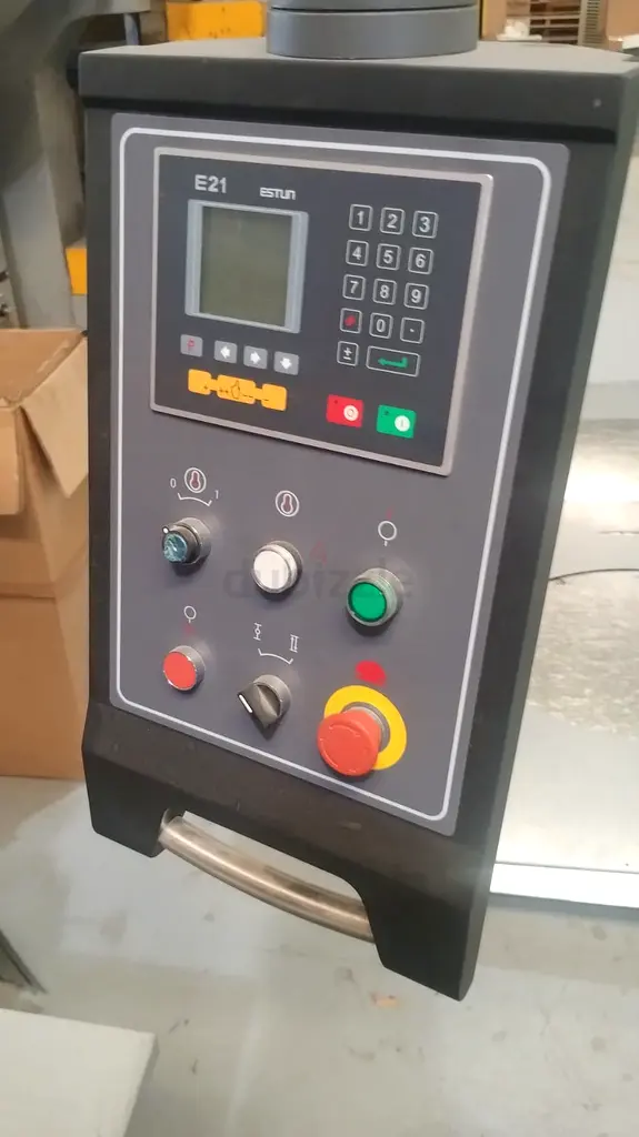 Banding machine63256593818243115