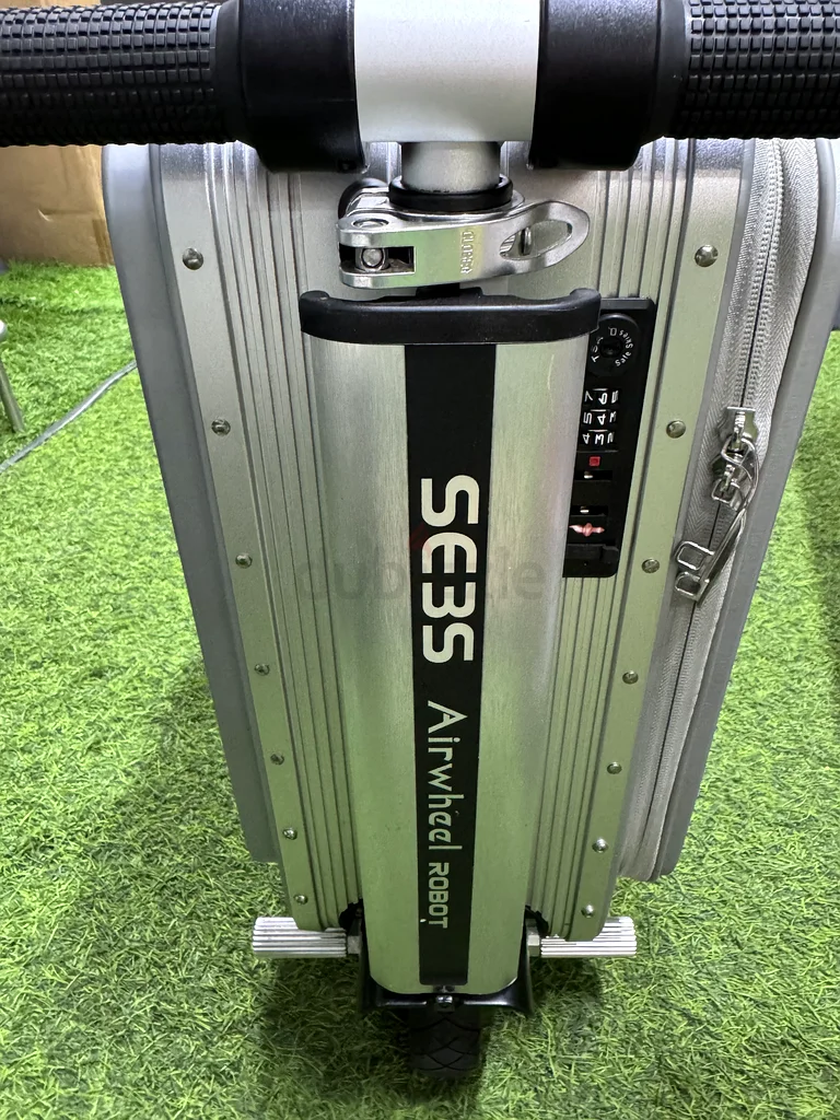 SE3S - دراجة أمتعة كهربائية - فضي | حقيبة سير ذكية مع بطارية قابلة للإزالة، Airwheel Lu63233643447170114