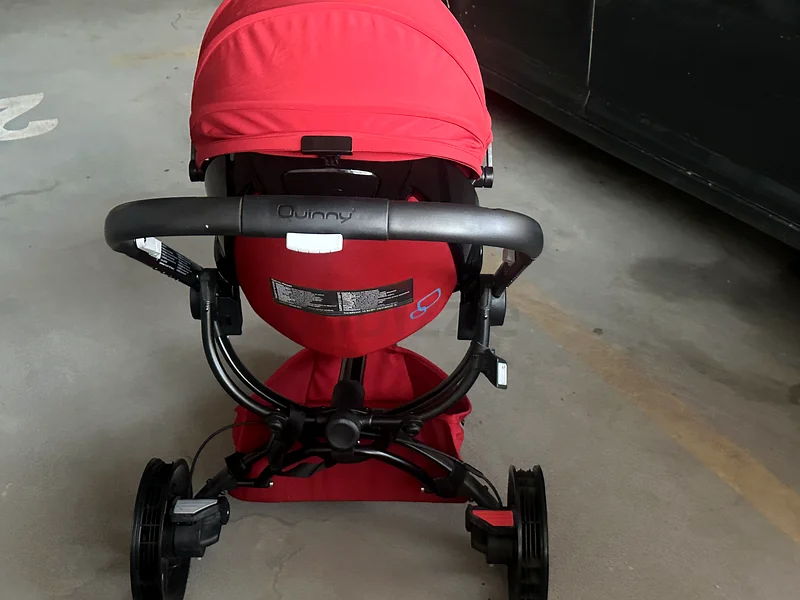 Qunney Branded Stroller(95% off -Orginal price AED 1500)63204848905729112