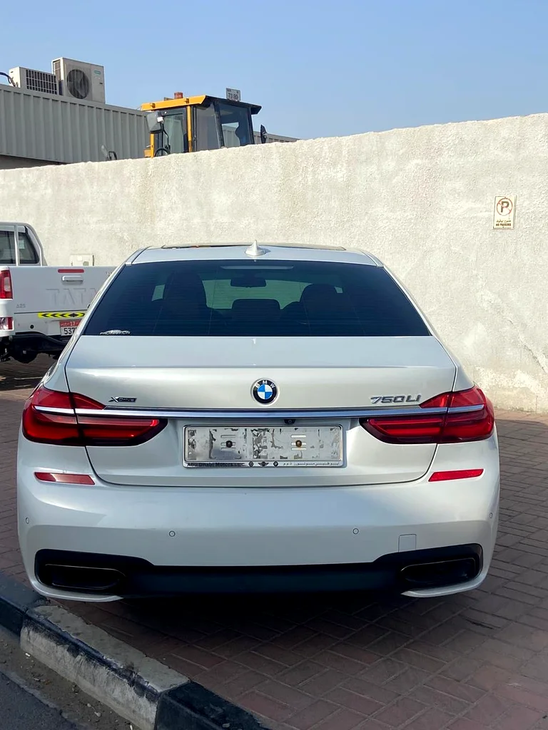 BMW 750 7 SERIES Li 2019 Gcc in perfect condition fully agency maintenance one owner63142134884355112