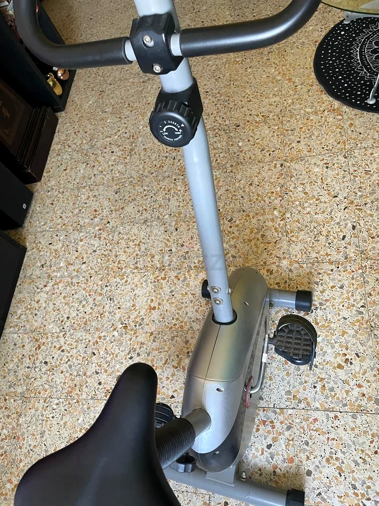 Elevate Your Workout with this Quality Fitness Elliptical Machine!63243194127491112