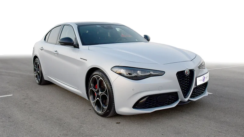 AED 3,132 / Month | Alfa Romeo | Giulia Competizione | 2024 | Warranty and Service | Service History63232619622017112