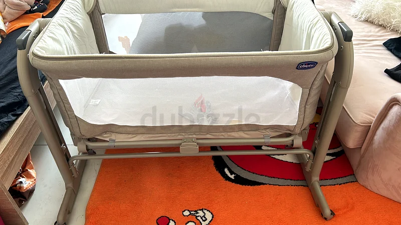 Chicco Baby Bed - Comfort and Style for Your Little One!62865809750529111