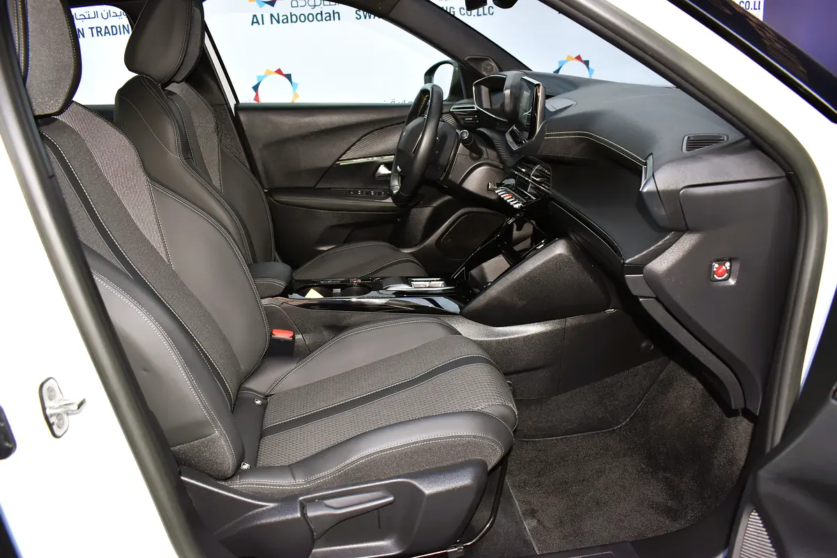 Peugeot e-2008 2023