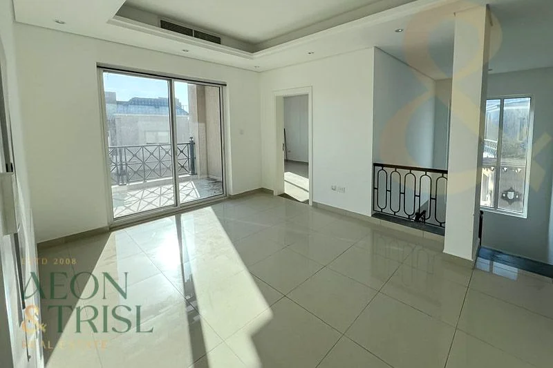 شقة واسعة مكونة من ٤ غرف نوم + غرفة خادمة | منفصلة | النوع جيم62885279094145112