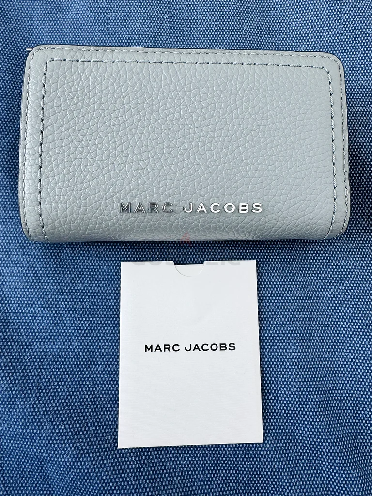 For sale compact Marc Jacobs wallet632376100072991126